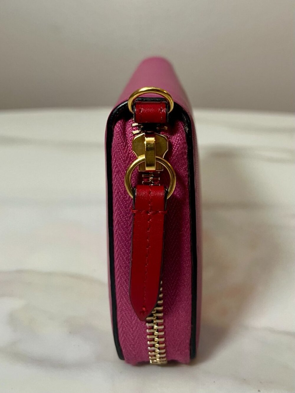 Gucci Pink Leather Zip Around Wallet Wristlet + Box - Picture 8 of 12